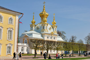 Церковный корпус Большого дворца в Петергофе