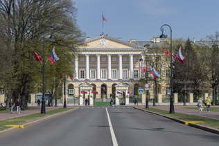 Смольный институт в Петербурге