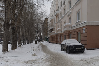 Конец зимы на улице Мичурина в Новосибирске