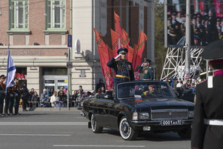 Командующий парадом Победы в Новосибирске