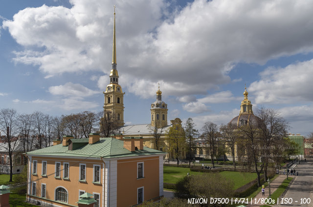 Весна в Петропавловской крепости в Санкт-Петербурге