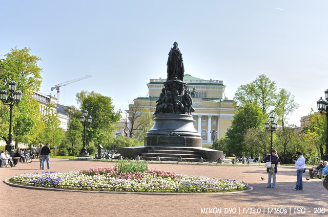Памятник Екатерине Второй в Санкт-Петербурге
