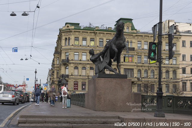 Конные скульптуры Аничкова моста в Санкт-Петербурге