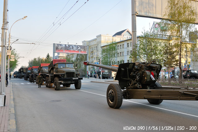 Колонна военной техники на репетиции парада Победы в Новосибирске